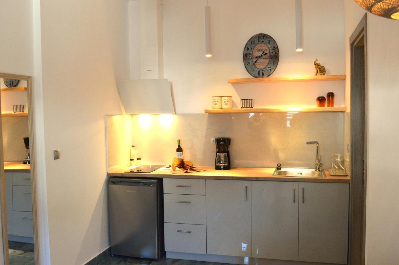 Golden Mile Studio-Apartment Ipsos Bagian luar foto